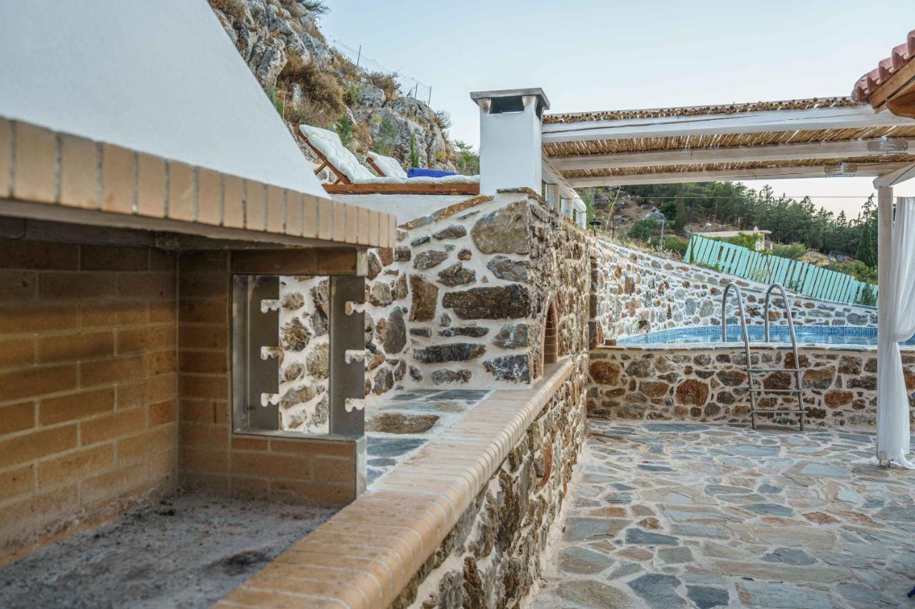 Villa Simantiri Pombia Extérieur photo