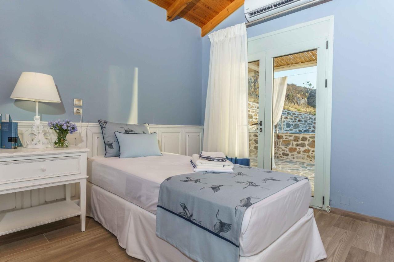 Villa Simantiri Pombia Extérieur photo