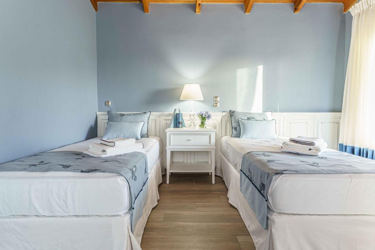 Villa Simantiri Pombia Extérieur photo
